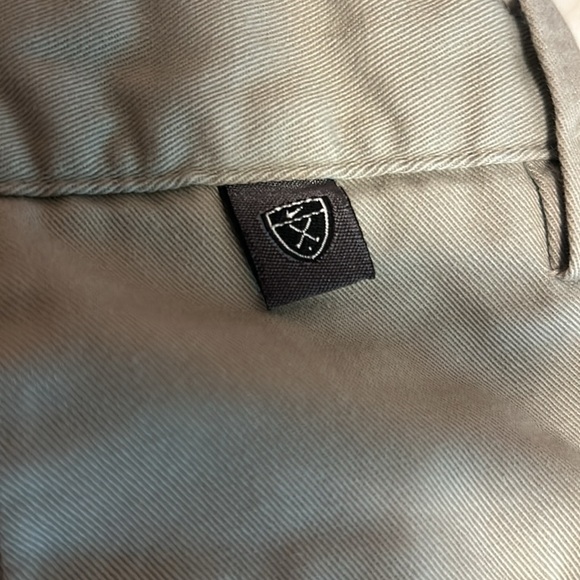 Nike Golf Pleated Chino Shorts Beige Unisex 32 (M) - Picture 7 of 8